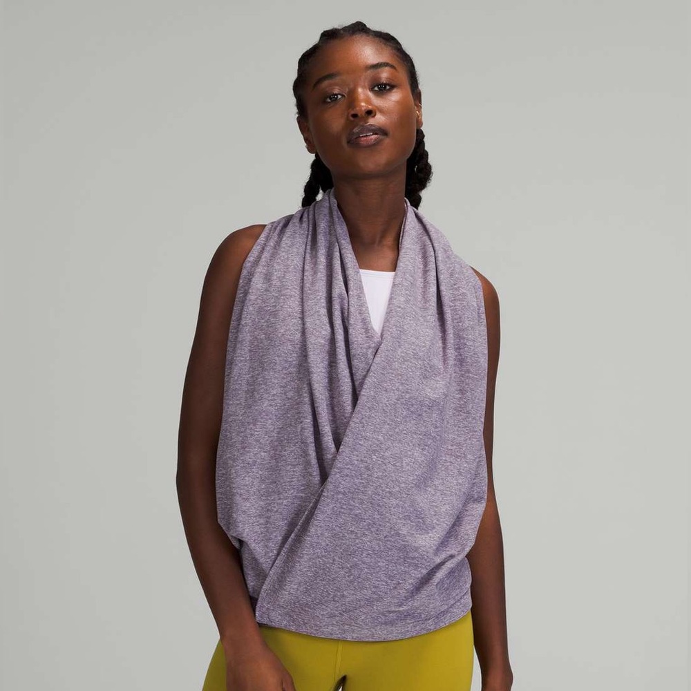 Lululemon Customizable Snap Scarf
Heathered Dusky Lavender